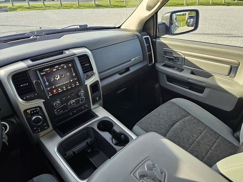 Used 2019 RAM 1500 Big Horn AWD/4WD image 39