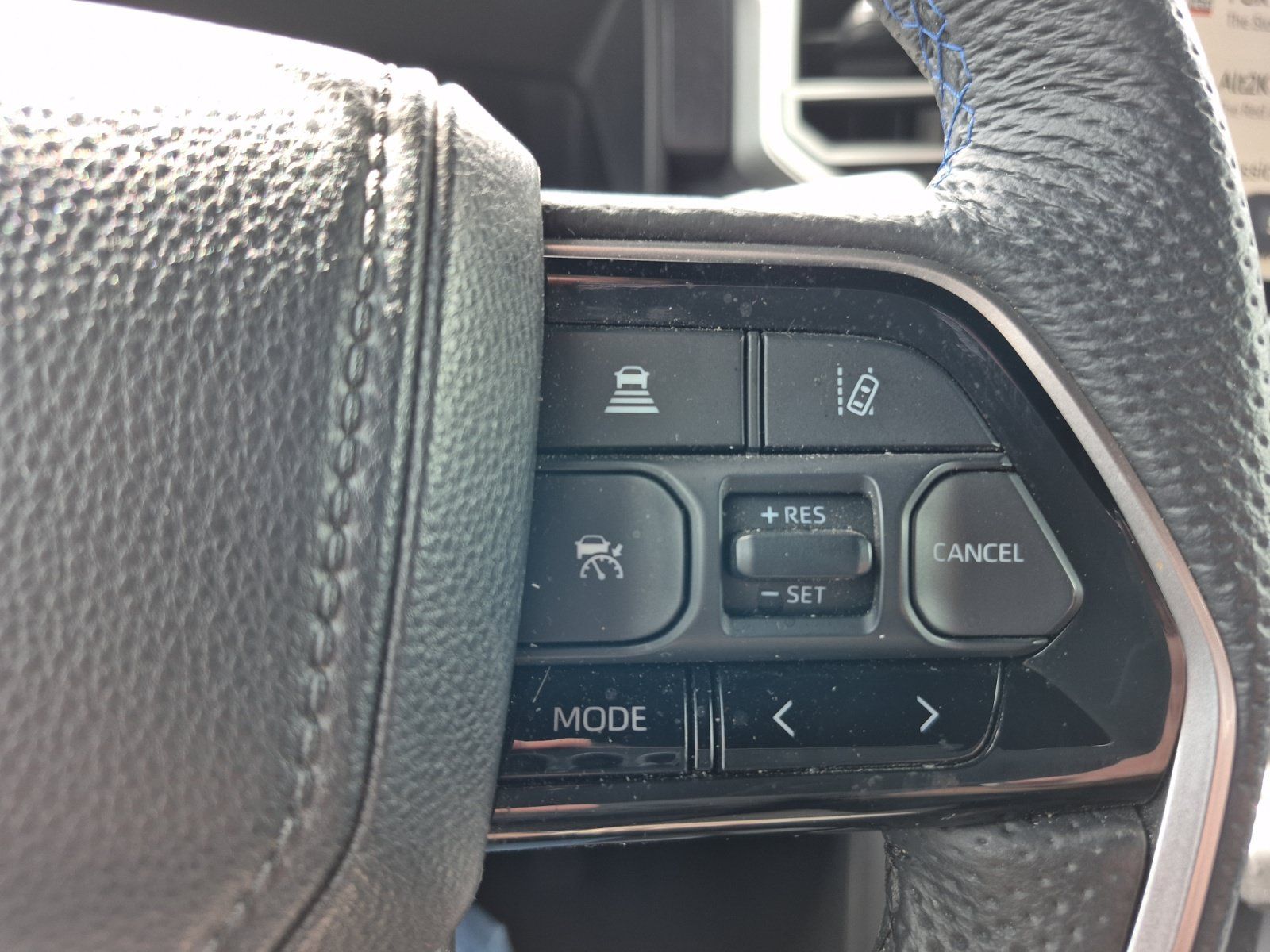 Used 2025 Toyota Sequoia Platinum AWD/4WD image 29