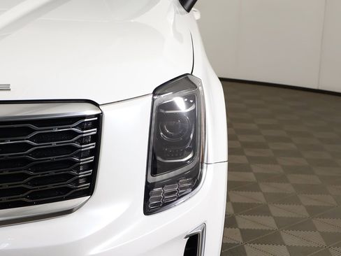 Used 2021 Kia Telluride EX image 17