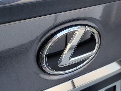 Certified 2023 Lexus ES 300h w/ Premium Package image 5