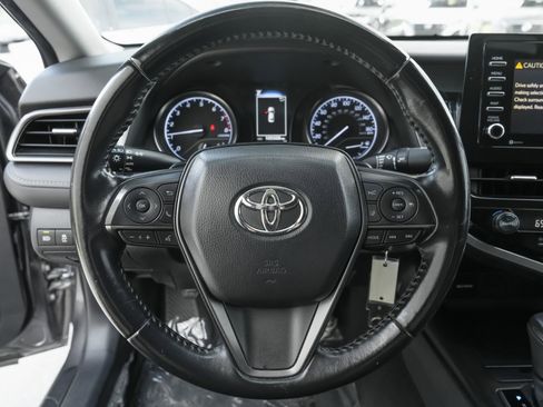 Used 2021 Toyota Camry SE image 9