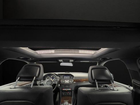 Used 2016 Mercedes-Benz E 350 4MATIC Wagon image 13