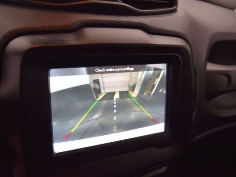 Used 2021 Jeep Renegade Latitude AWD/4WD image 13
