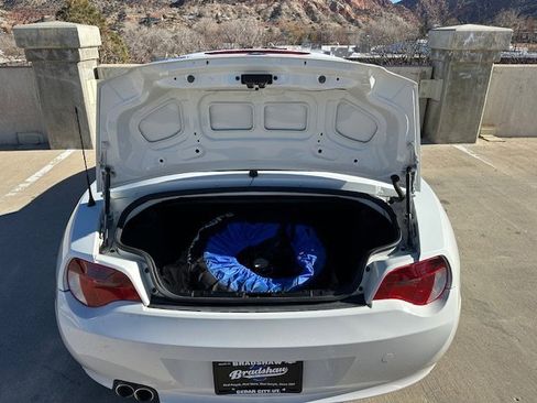 Used 2006 BMW Z4 3.0si image 8