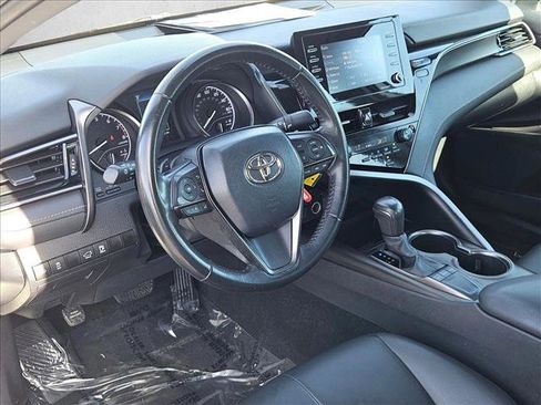 Used 2023 Toyota Camry SE image 10
