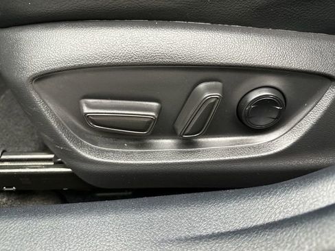 Used 2020 Toyota Camry XSE w/ Navigation Package image 14