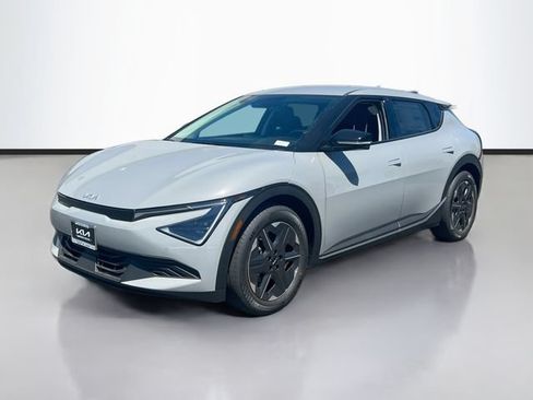 New 2026 Kia EV6 Light RWD image 3