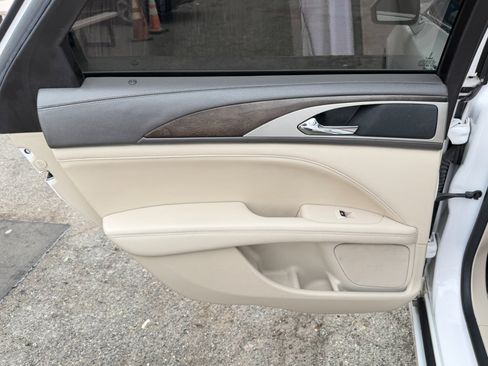 Used 2017 Lincoln MKZ Reserve w/ Climate Package image 30