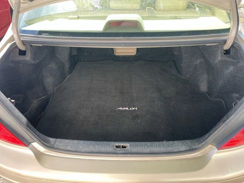 Used 2000 Toyota Avalon XLS FWD image 18