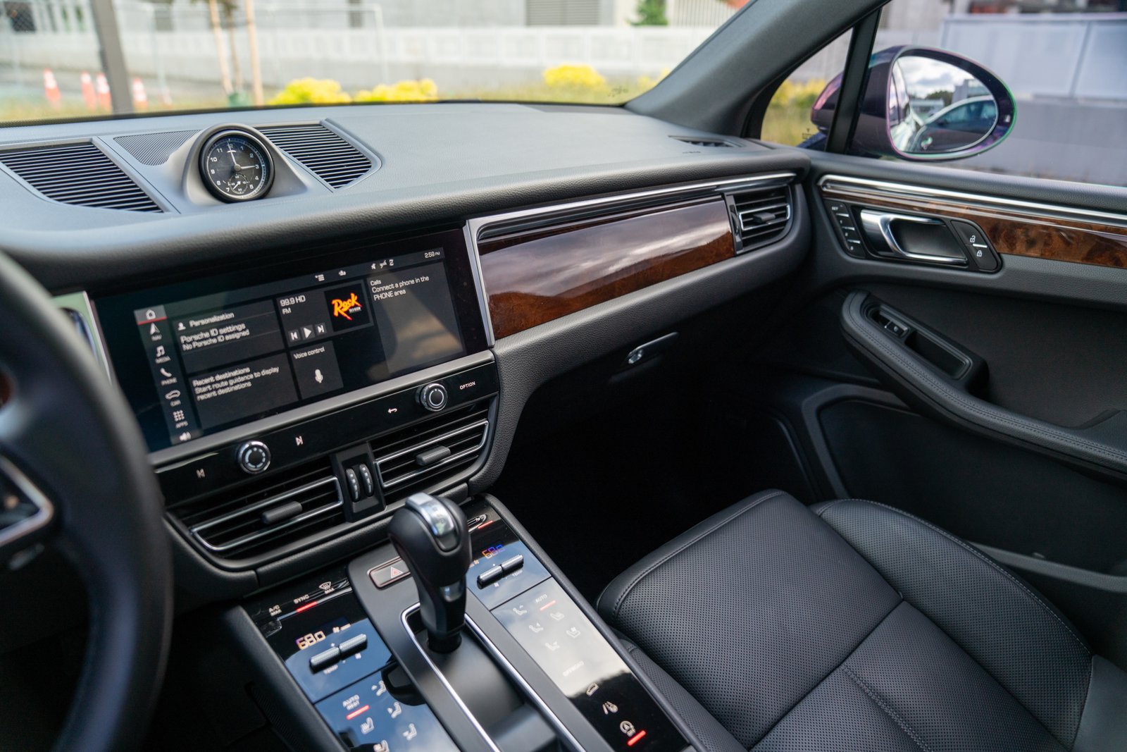 Certified 2023 Porsche Macan S AWD/4WD image 15