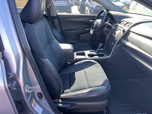 Used 2015 Toyota Camry SE image 17