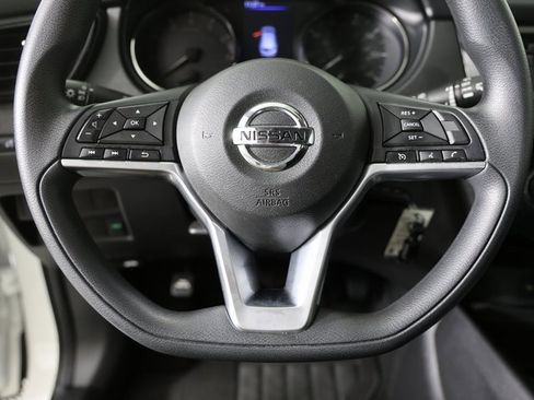 Used 2019 Nissan Rogue Sport S image 14