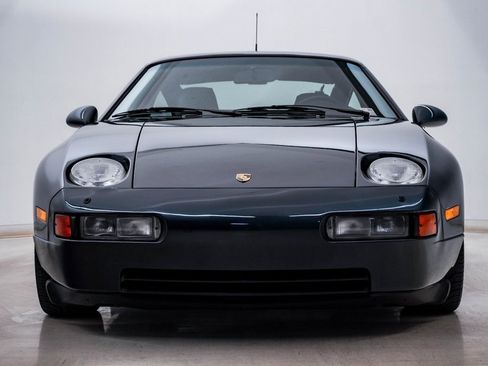 Used 1995 Porsche 928 GTS image 2