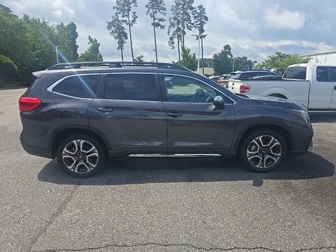 Used 2023 Subaru Ascent Limited w/ Technology Package AWD/4WD image 4