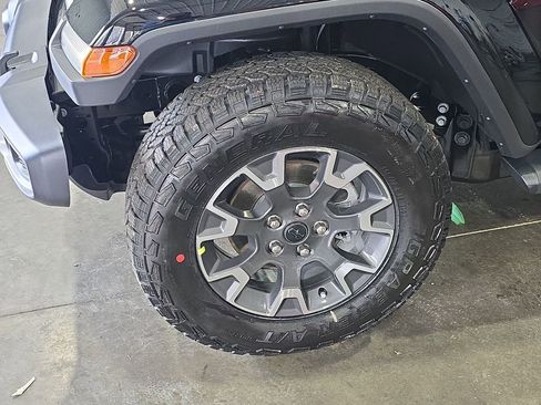 New 2026 Jeep Wrangler Unlimited Sahara AWD/4WD image 15