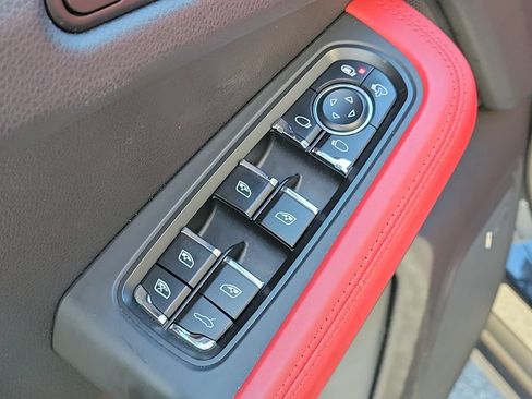 Certified 2021 Porsche Macan S AWD/4WD image 27