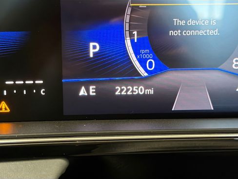 Used 2025 Volkswagen Jetta SE FWD image 8