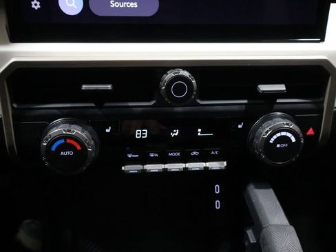 Used 2024 Toyota Tacoma TRD Off-Road image 27