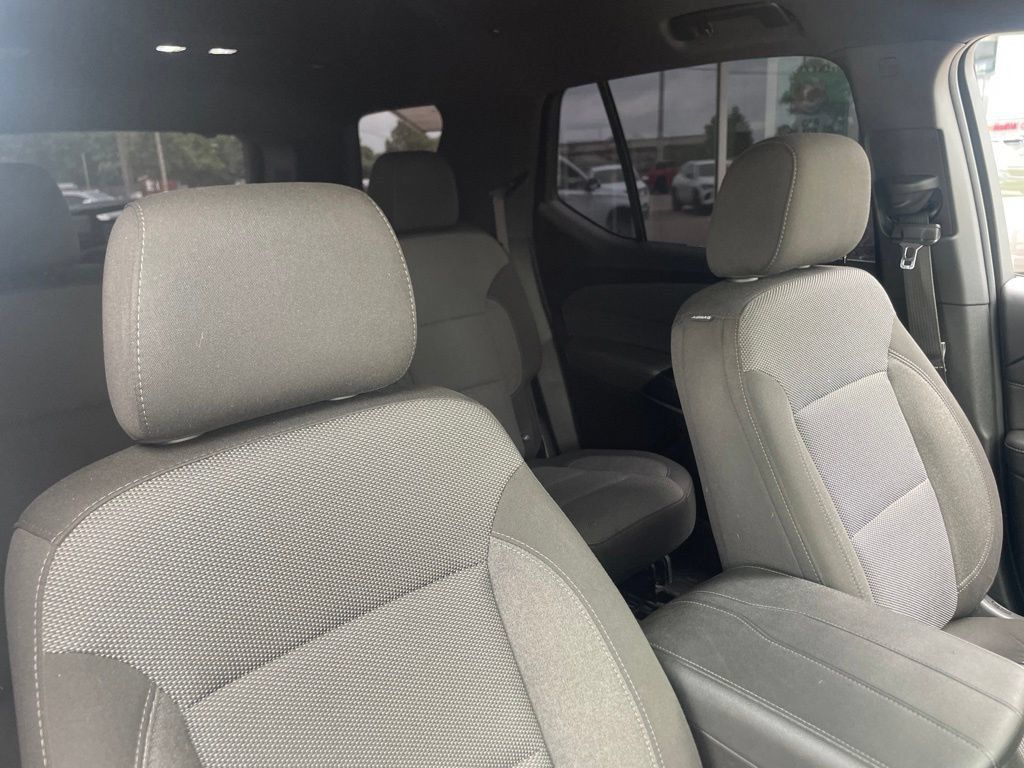 Used 2023 Chevrolet Traverse LT FWD image 19