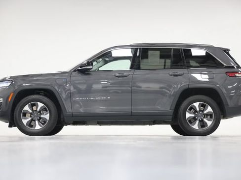 Used 2023 Jeep Grand Cherokee 4WD 4xe image 11