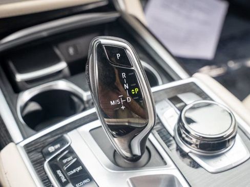 Used 2019 BMW 740i w/ Executive Package RWD image 31