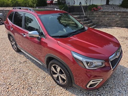 Used 2019 Subaru Forester Touring AWD/4WD image 9