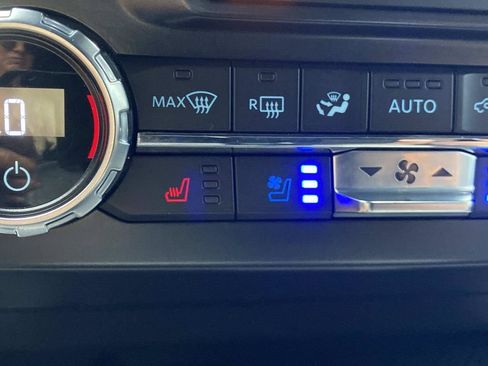 Certified 2022 Ford F350 Platinum w/ Tremor Off-Road Package AWD/4WD image 29
