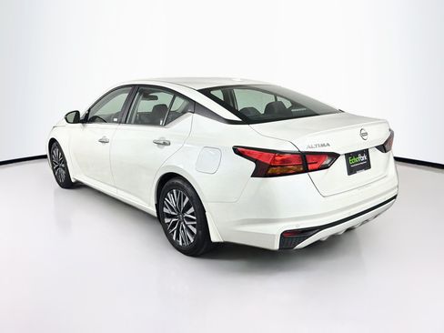 Used 2024 Nissan Altima 2.5 SV FWD image 5