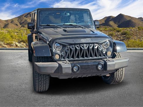 Used 2015 Jeep Wrangler Unlimited Sahara image 3