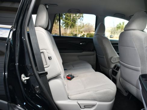 Used 2017 Honda Pilot EX image 17