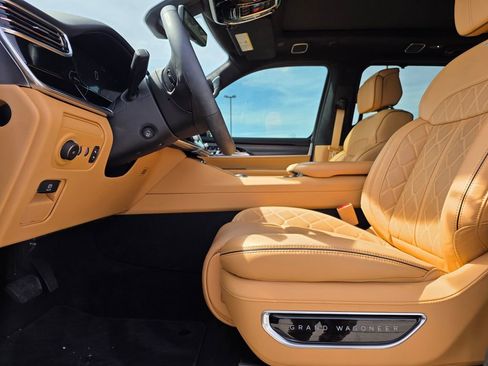 Used 2025 Jeep Grand Wagoneer Series III w/ Quick Order Packagew 28T image 11