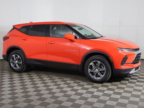 Used 2025 Chevrolet Blazer LT FWD image 13