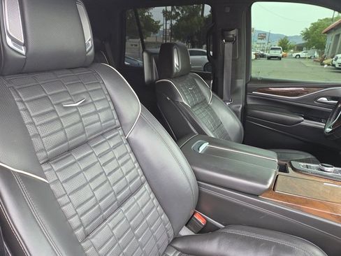 Used 2022 Cadillac Escalade Sport Platinum w/ LPO, ONYX Package AWD/4WD image 9