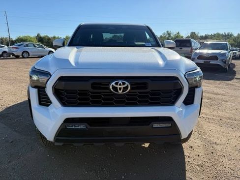 Used 2025 Toyota Tacoma TRD Off-Road AWD/4WD image 8