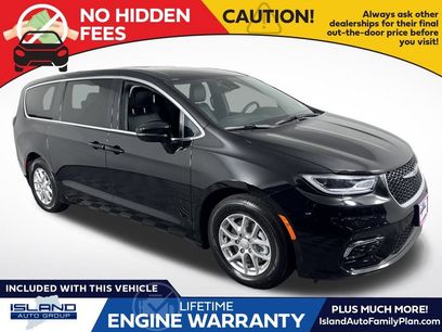 Certified 2025 Chrysler Pacifica Select