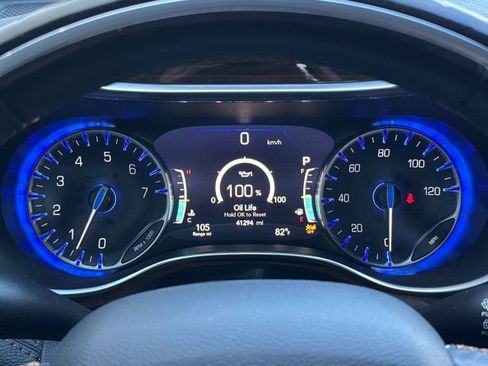 Used 2021 Chrysler Pacifica Pinnacle AWD/4WD image 23