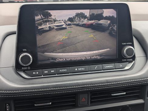 Used 2023 Nissan Rogue SV FWD image 24