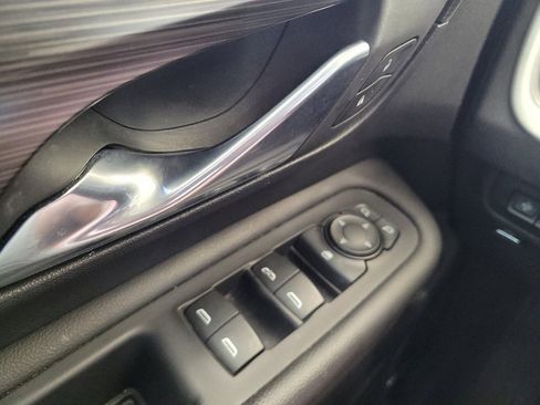 Used 2023 GMC Terrain SLT w/ Infotainment Package II AWD/4WD image 27