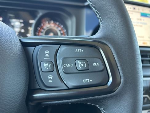 New 2026 Jeep Gladiator Willys AWD/4WD image 17
