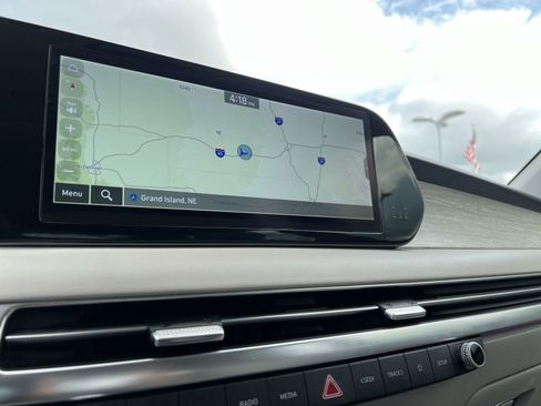 Used 2023 Hyundai Palisade Calligraphy image 14