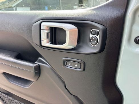 Used 2023 Jeep Wrangler Unlimited w/ Sun & Screen Package AWD/4WD image 19