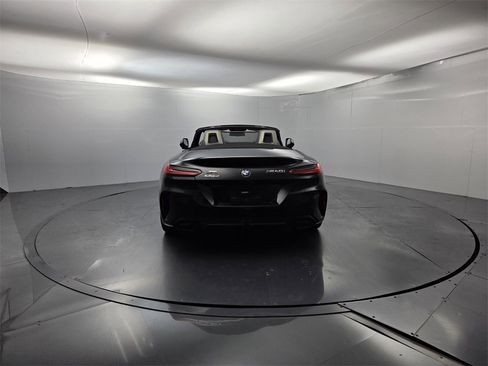 Used 2023 BMW Z4 M40i w/ Premium Package image 10