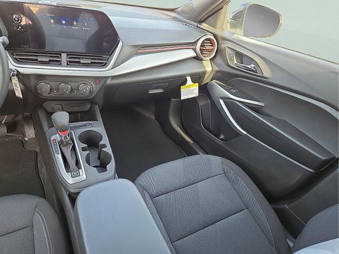 New 2026 Chevrolet Trax RS w/ Sunroof Package FWD image 12