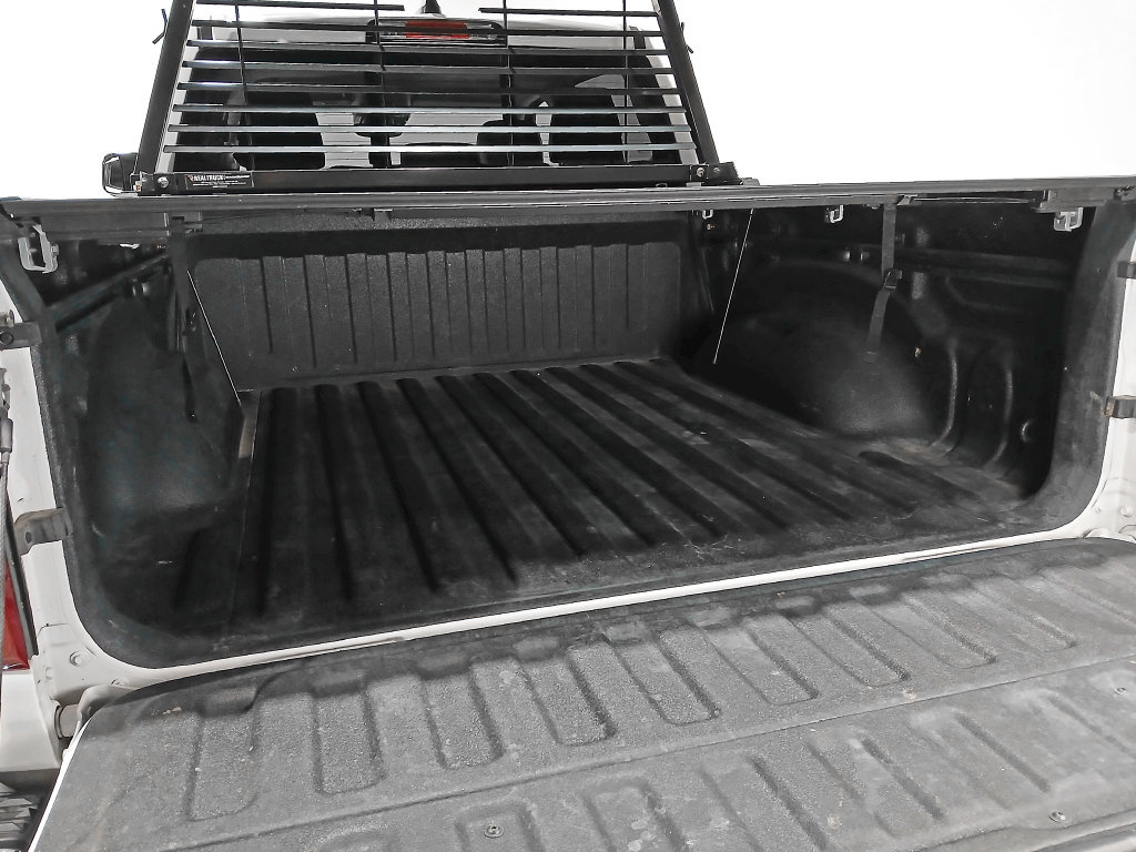 Used 2022 RAM 1500 Laramie AWD/4WD image 9