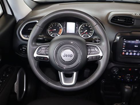 Used 2019 Jeep Renegade Latitude FWD image 18