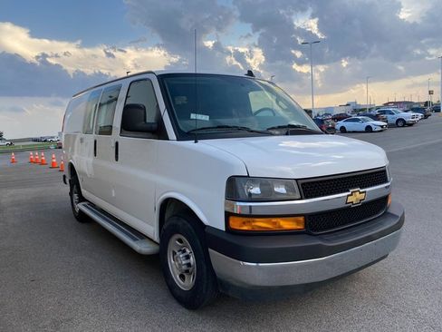 Certified 2023 Chevrolet Express 2500 w/ Driver Convenience Package image 4