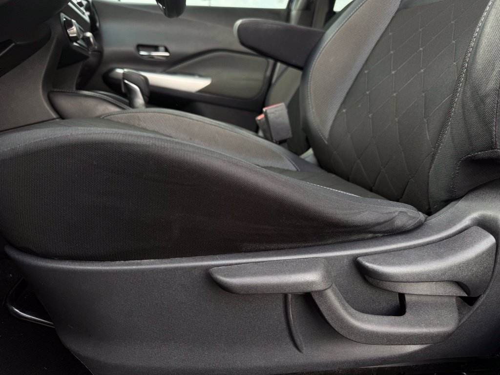 Used 2018 Nissan Kicks SV FWD image 9