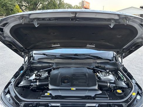 Used 2020 Land Rover Range Rover Sport SE image 52