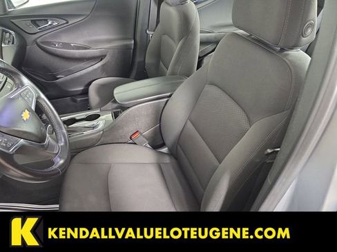 Used 2018 Chevrolet Malibu LT FWD image 4