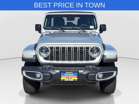 Used 2024 Jeep Wrangler Unlimited Sahara AWD/4WD image 2